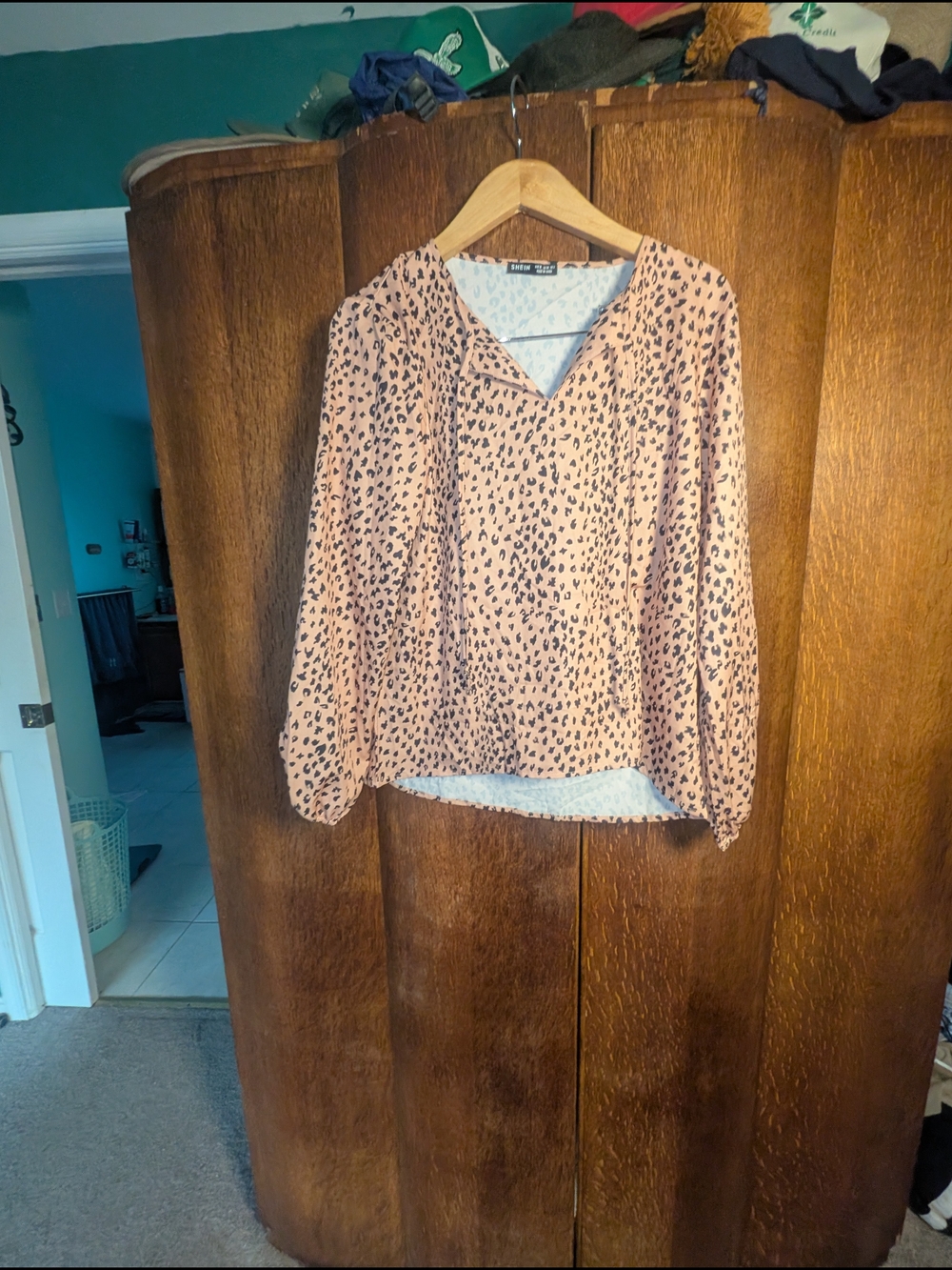 Light Pink Leopard Print V-Neck Blouse M